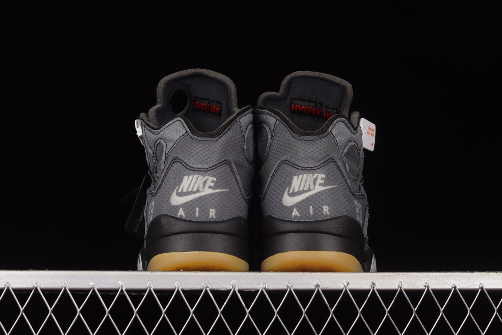 AIR JORDAN 5 "OF x Air" - Imagem 3