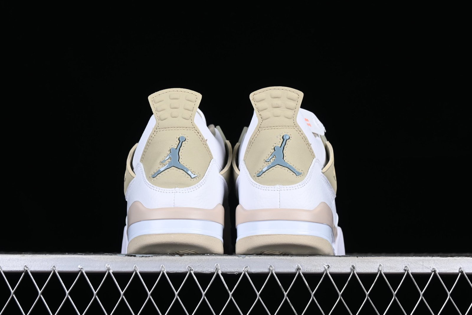 AIR JORDAN 4 "Linen" - Imagem 3