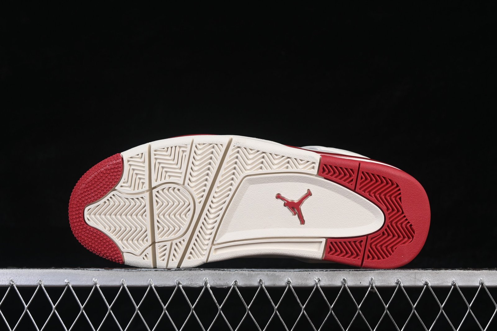 AIR JORDAN 4 "Valentine's Day" - Imagem 4