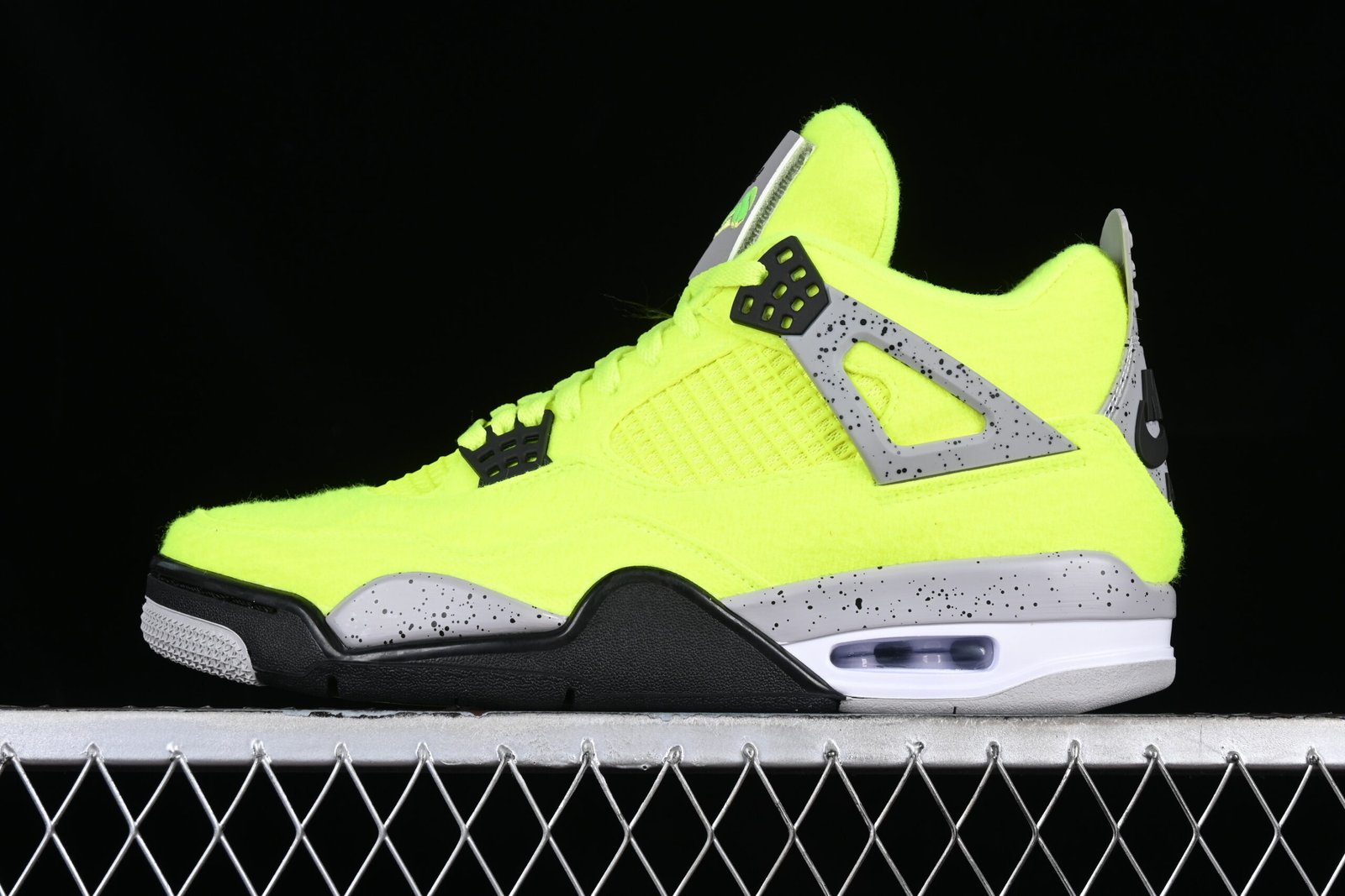 AIR JORDAN 4 "Tennis Ball"