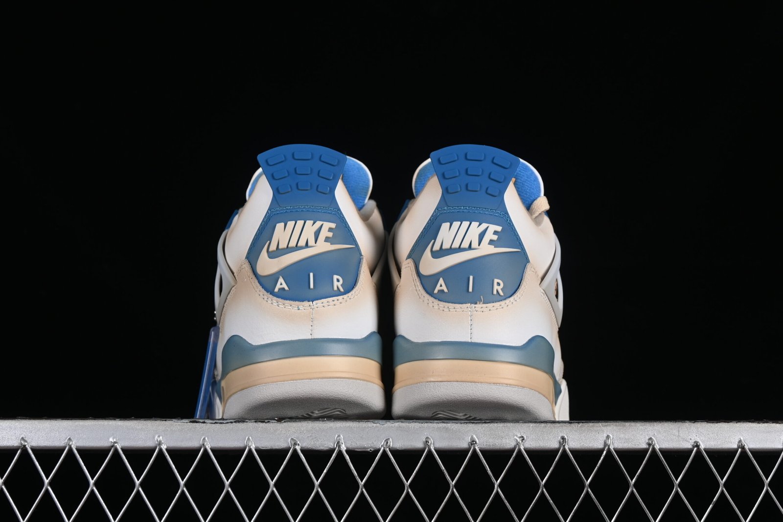 AIR JORDAN 4 x Blastoise - Imagem 3