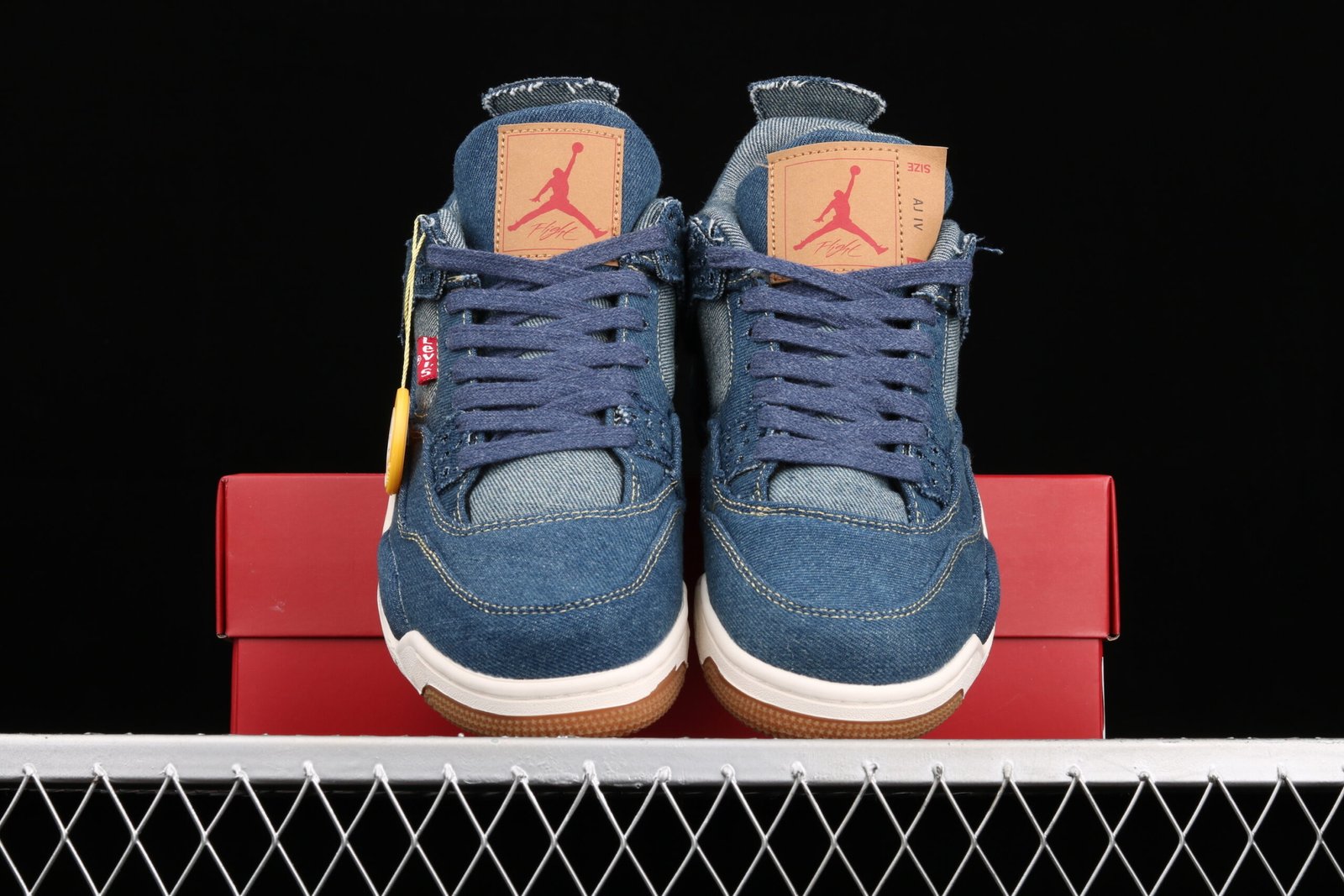 AIR JORDAN 4 "Levi’s" - Imagem 5