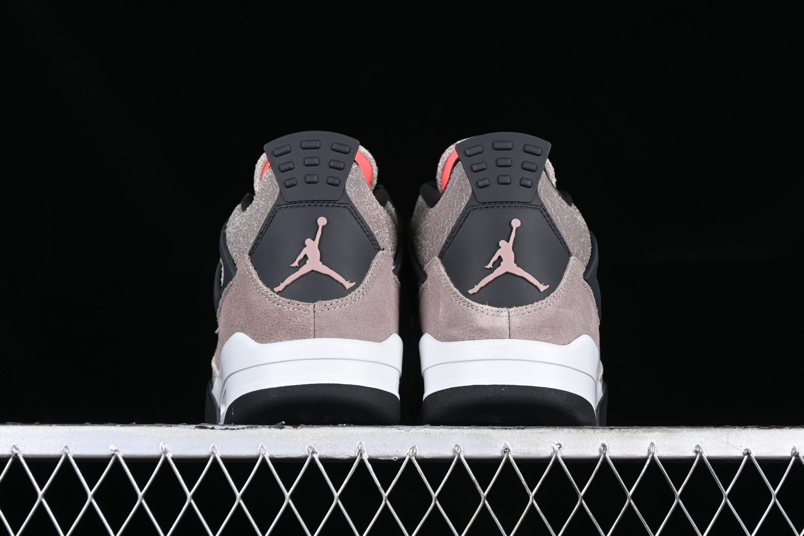 AIR JORDAN 4 "Taupe Haze" - Imagem 3