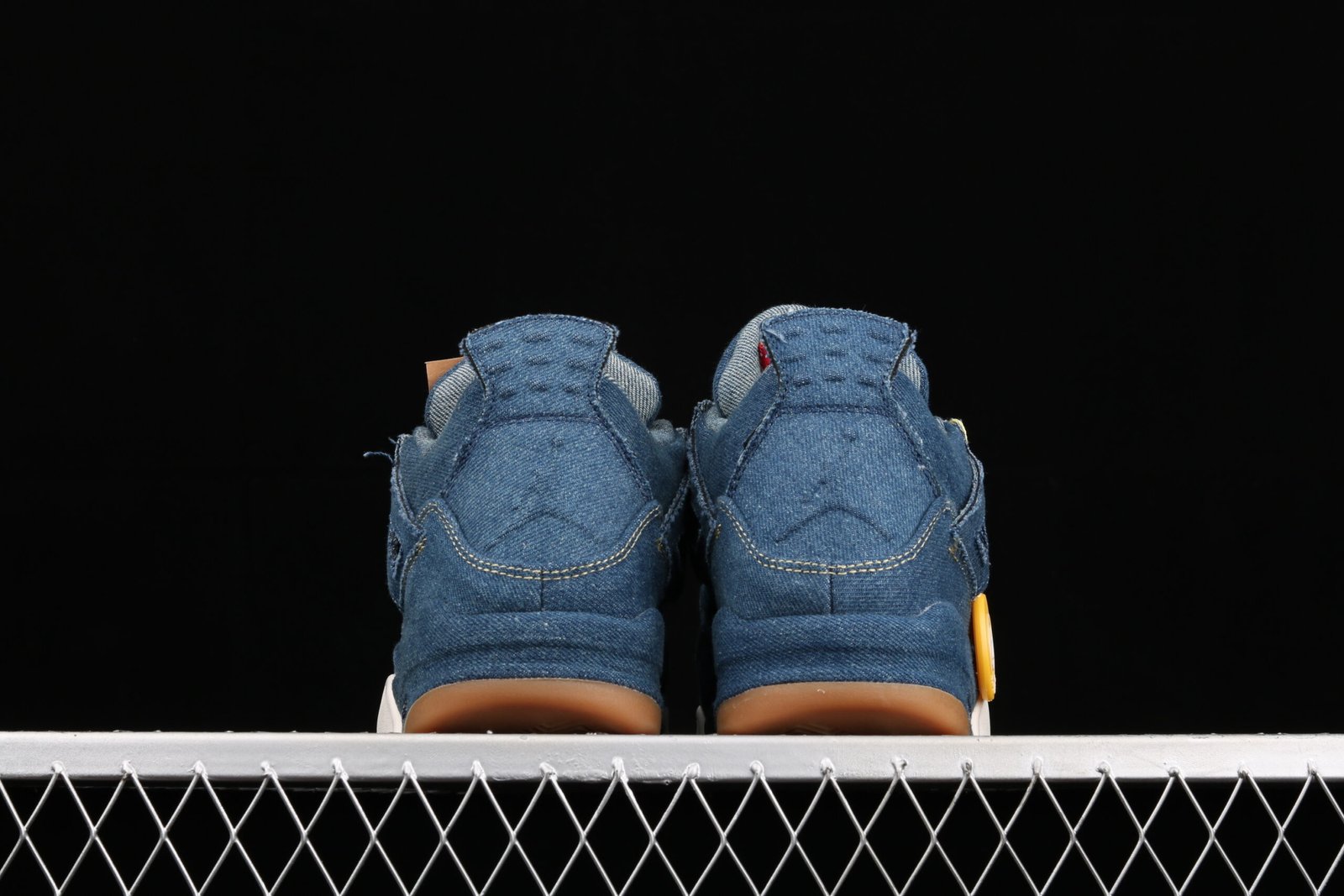 AIR JORDAN 4 "Levi’s" - Imagem 3