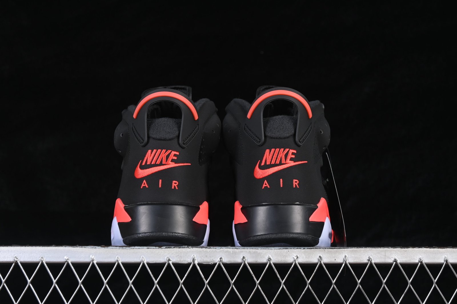 AIR JORDAN 6 "Infrared" - Imagem 3