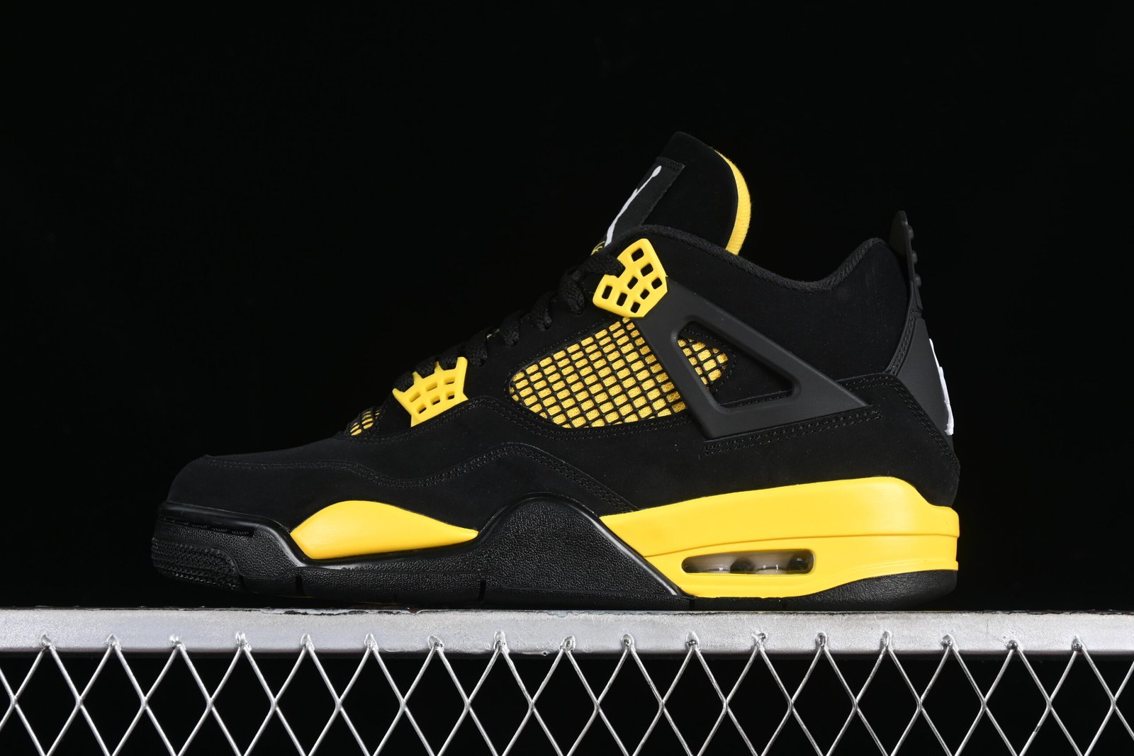 AIR JORDAN 4 "Thunder"