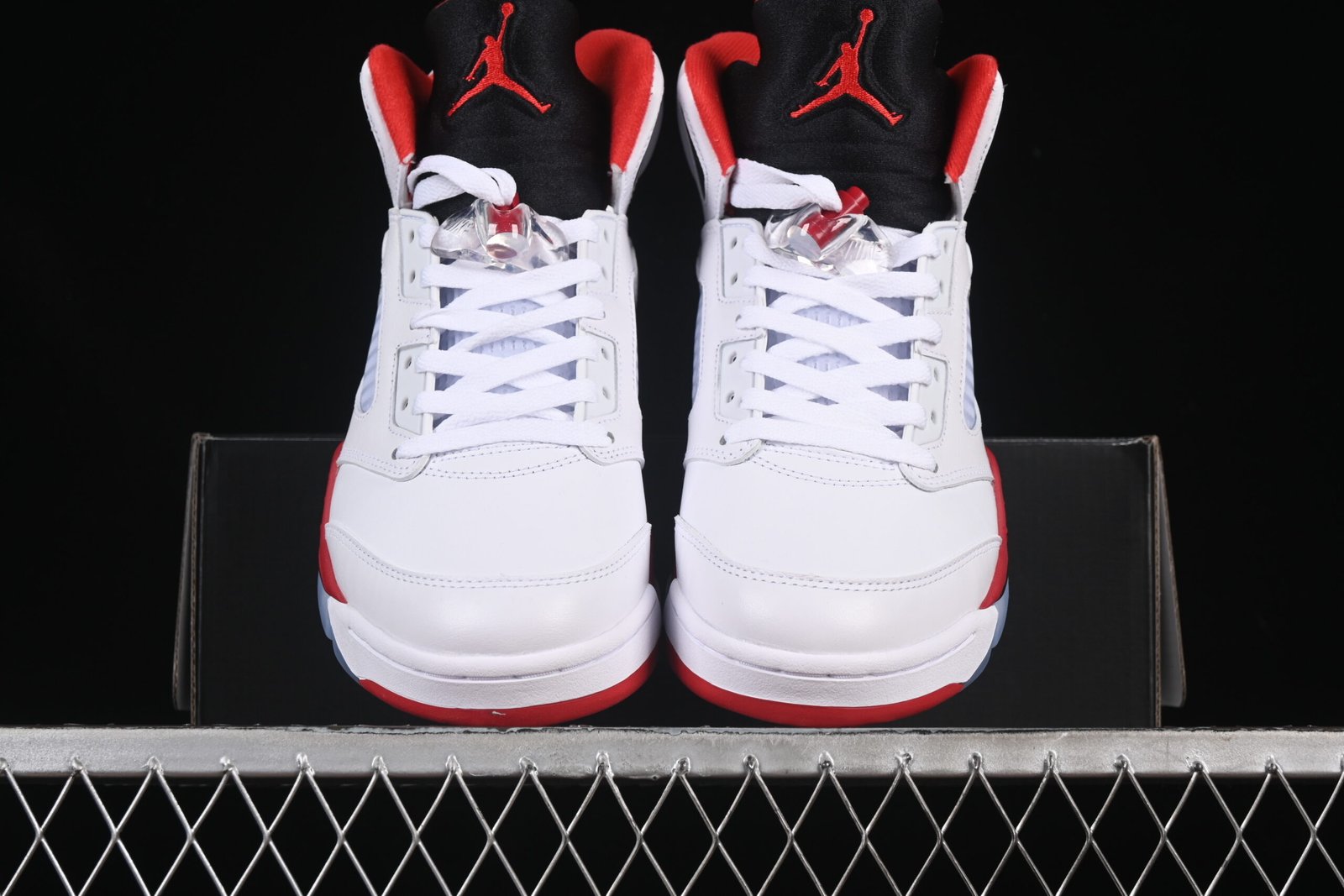 AIR JORDAN 5 "Fire Red Black Tongue" - Imagem 5
