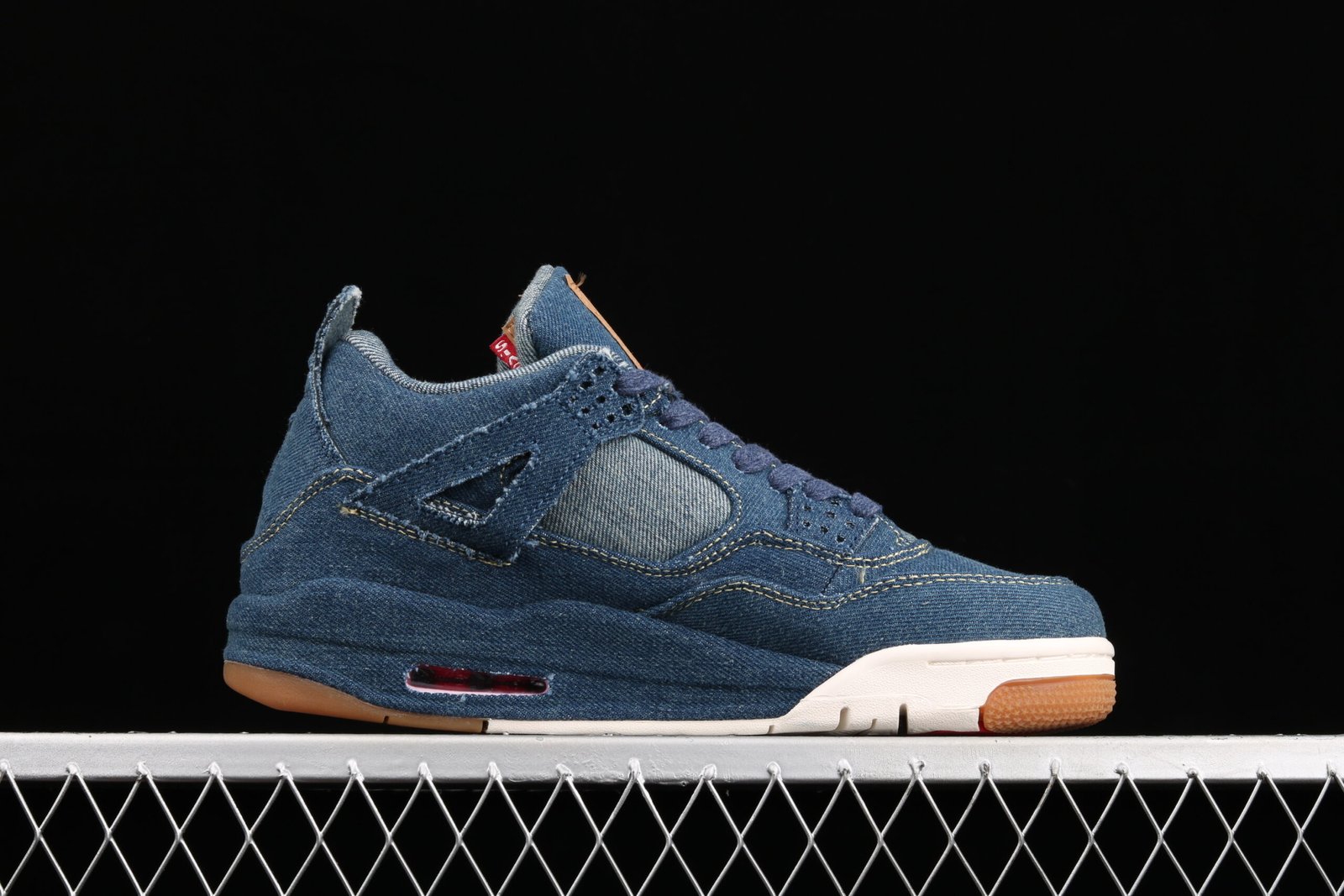 AIR JORDAN 4 "Levi’s" - Imagem 2