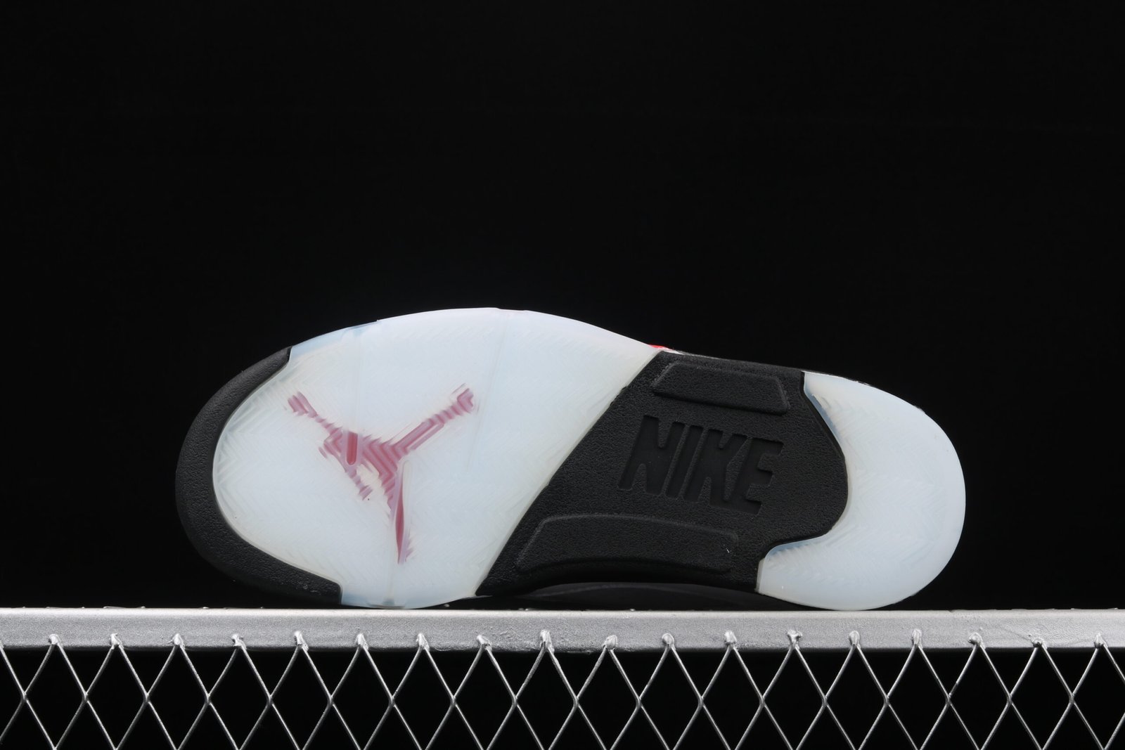 AIR JORDAN 5 "Fire Red" - Imagem 4