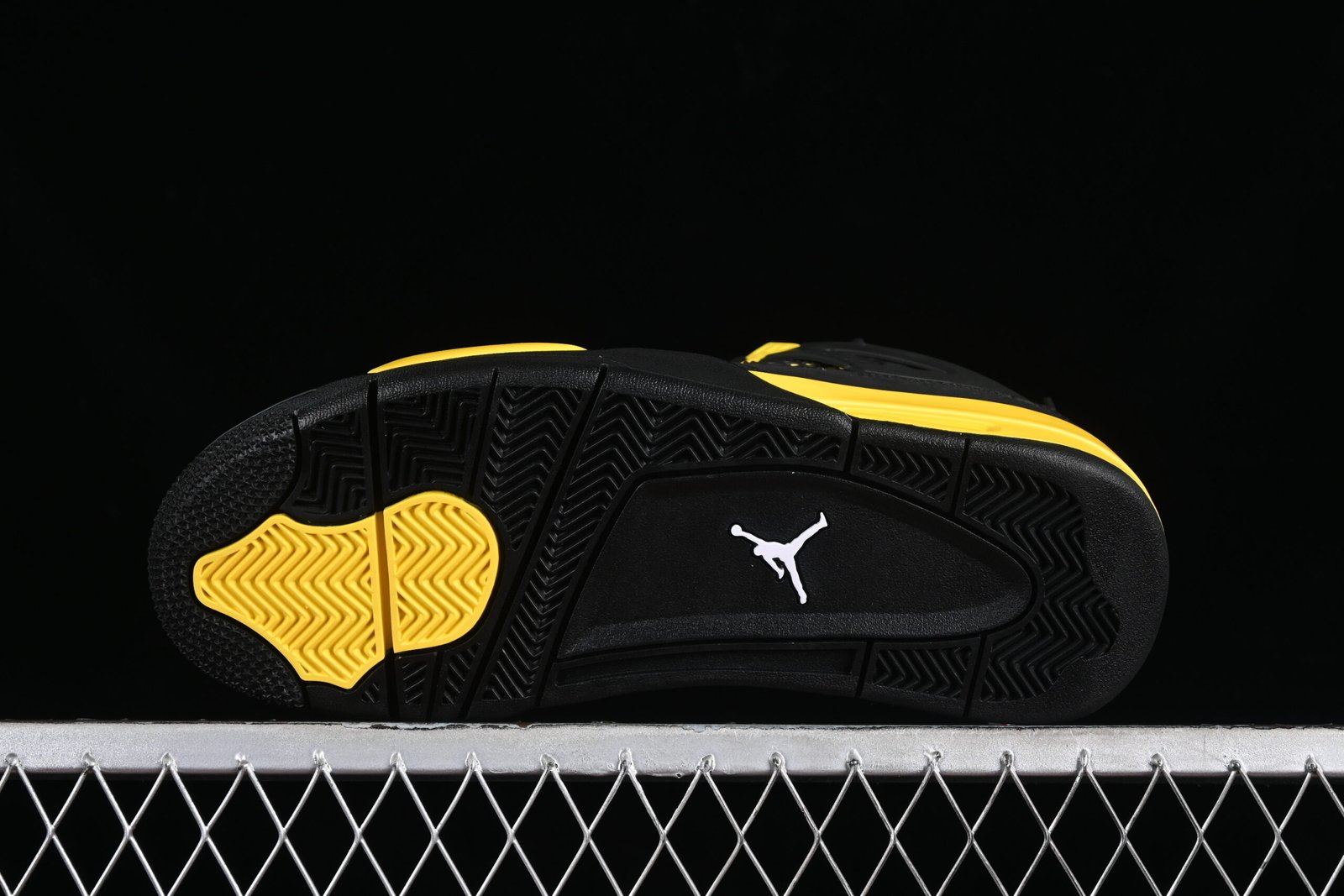 AIR JORDAN 4 "Thunder" - Imagem 4