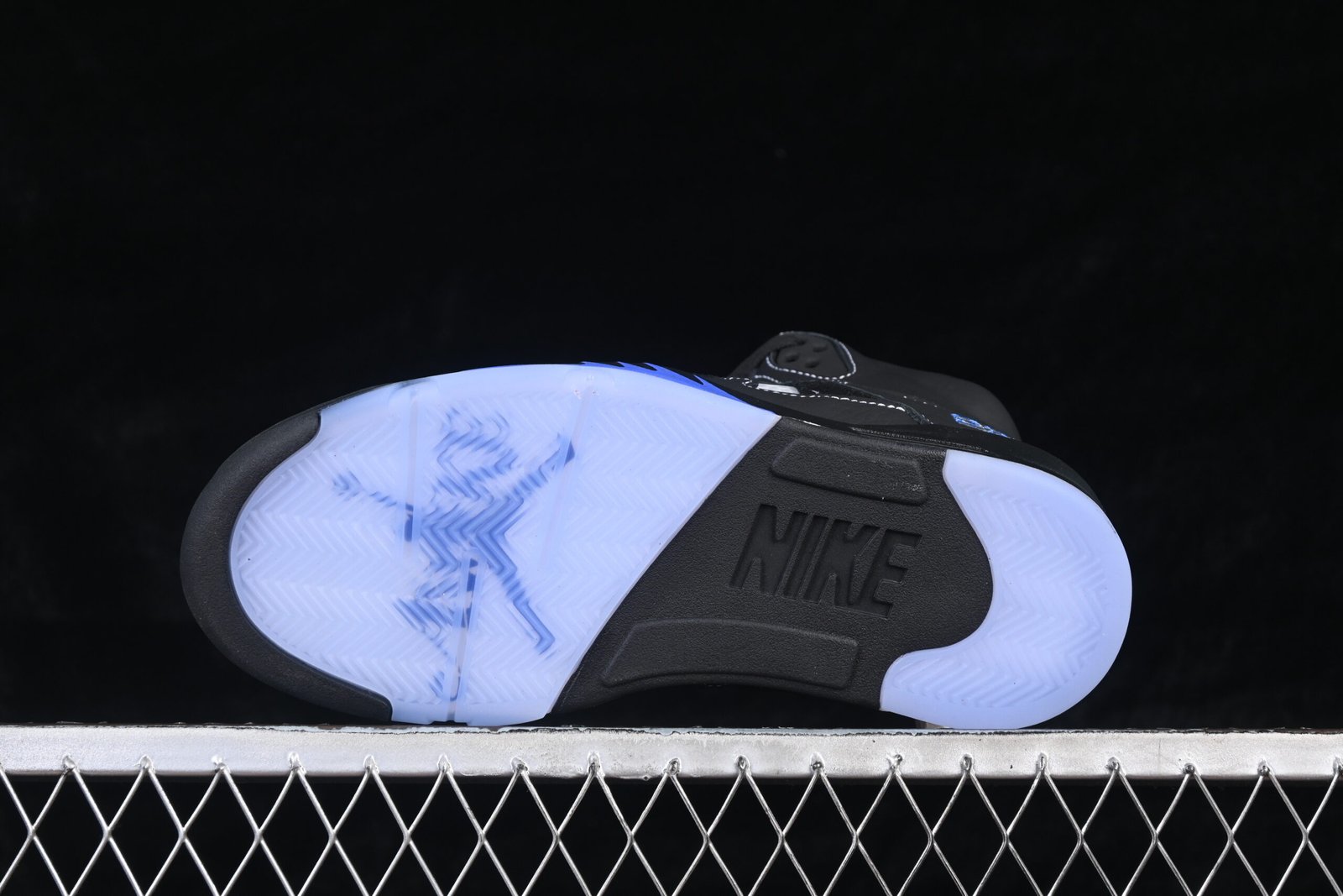 AIR JORDAN 5 x Awake NY "Black Metallic" - Imagem 4