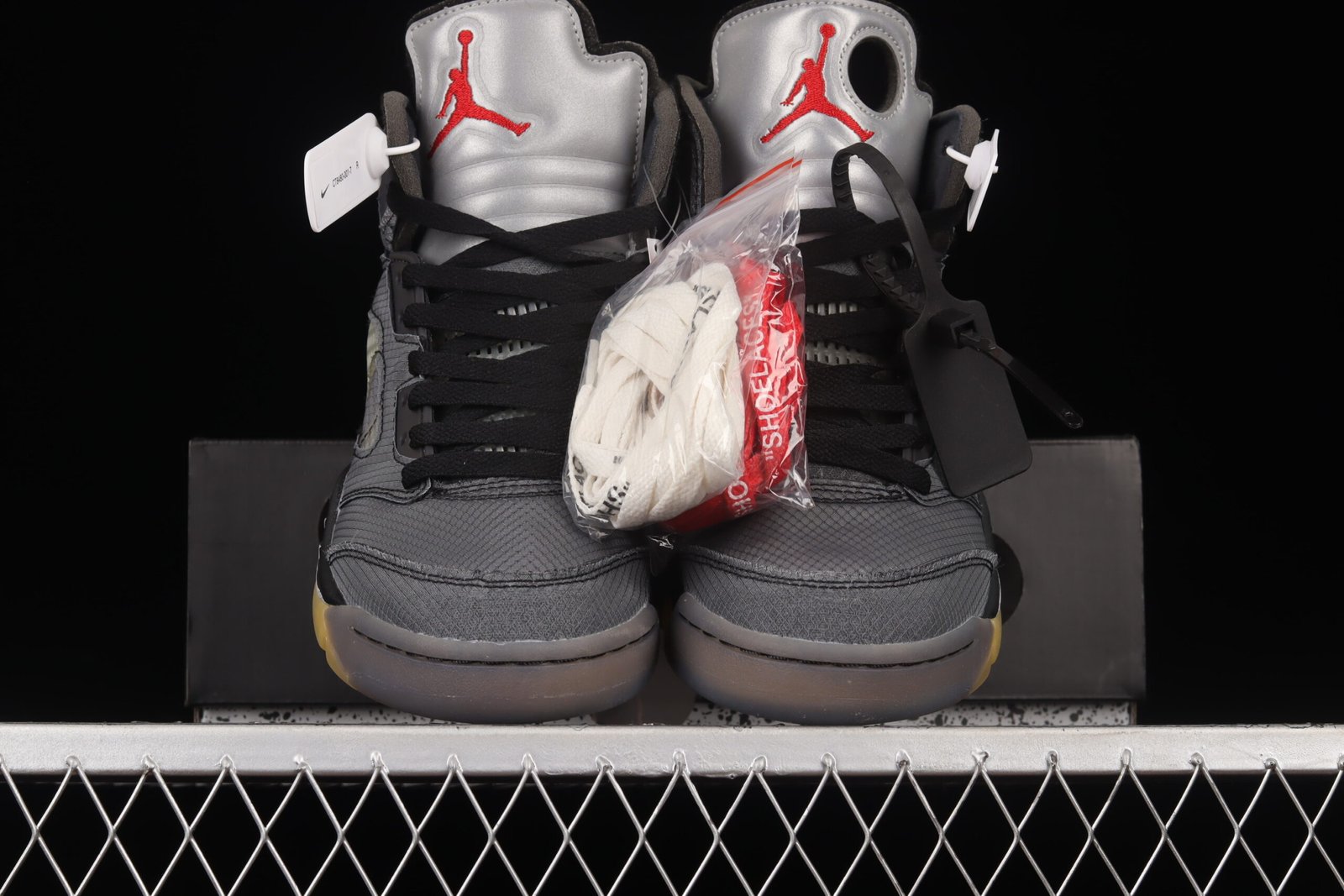 AIR JORDAN 5 "OF x Air" - Imagem 5