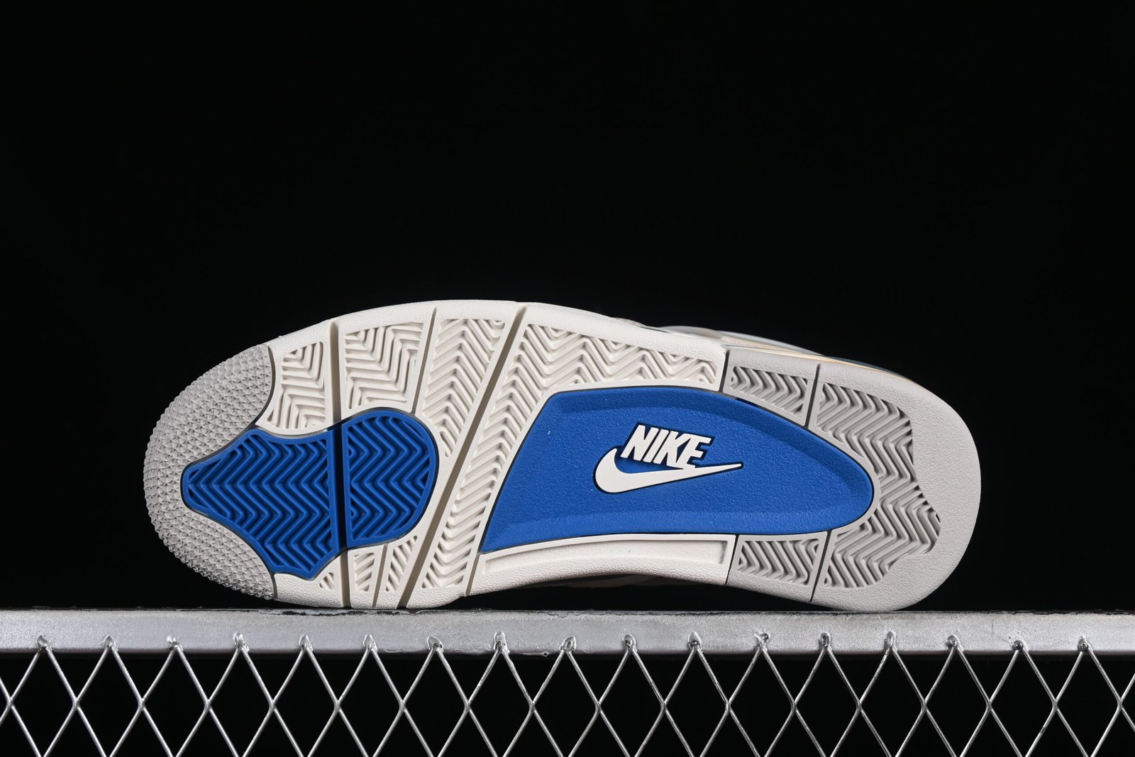 AIR JORDAN 4 x Blastoise - Imagem 4