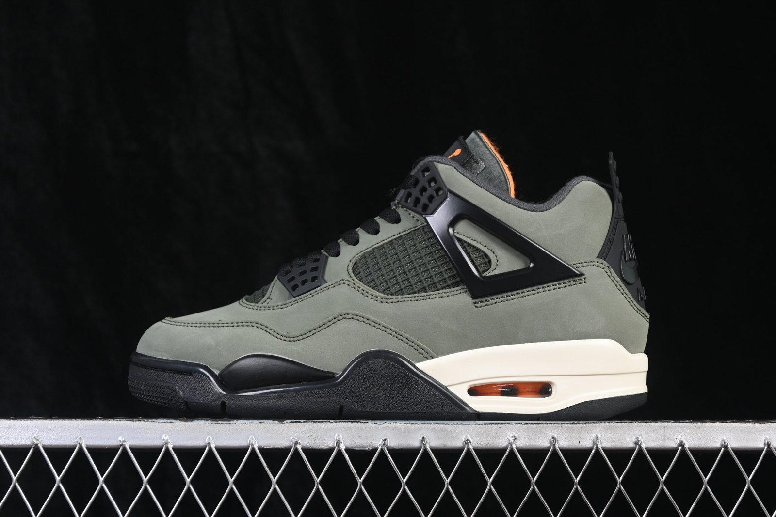 AIR JORDAN 4 “UNDEFEATED”