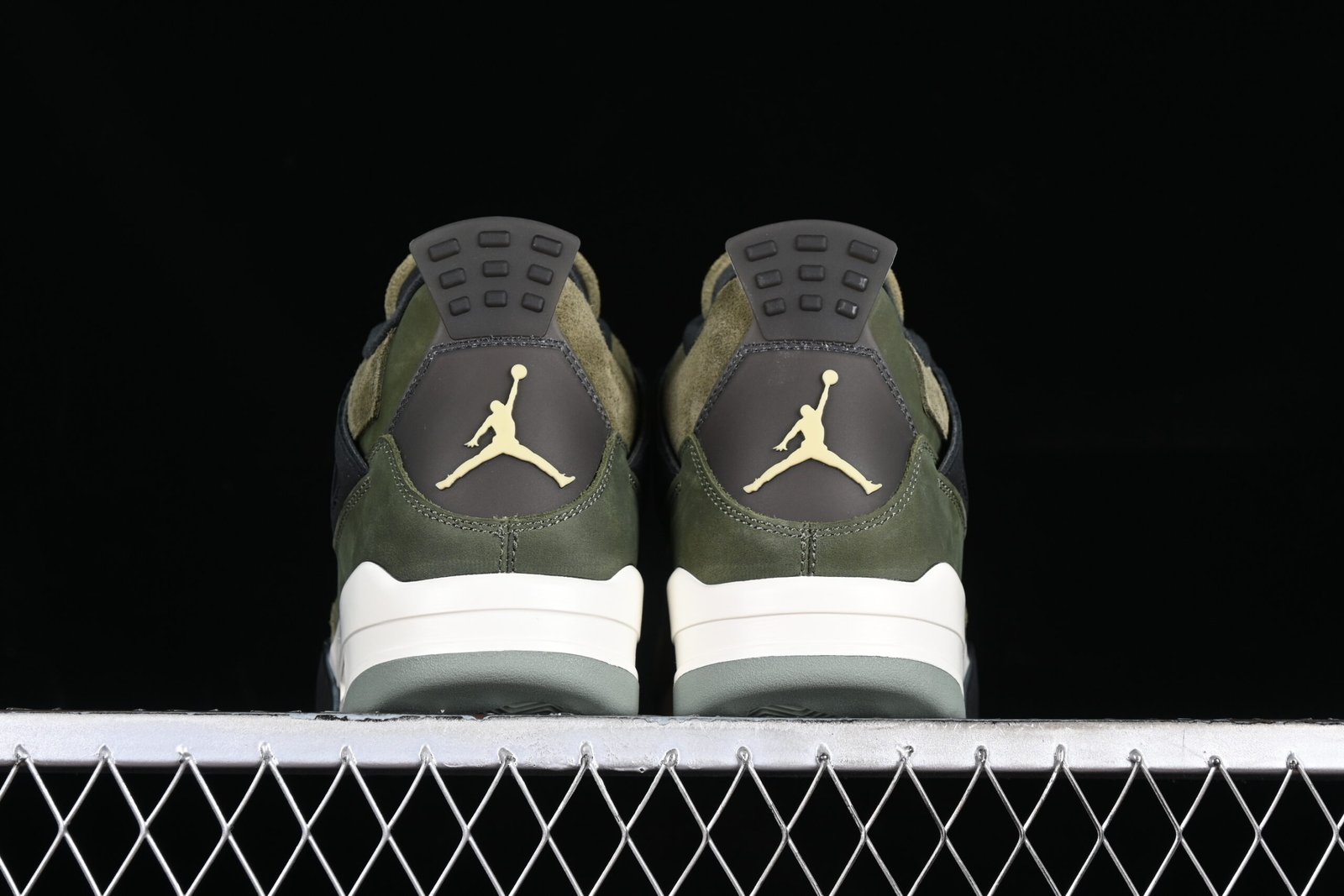 AIR JORDAN 4 "Medium Olive" - Imagem 3