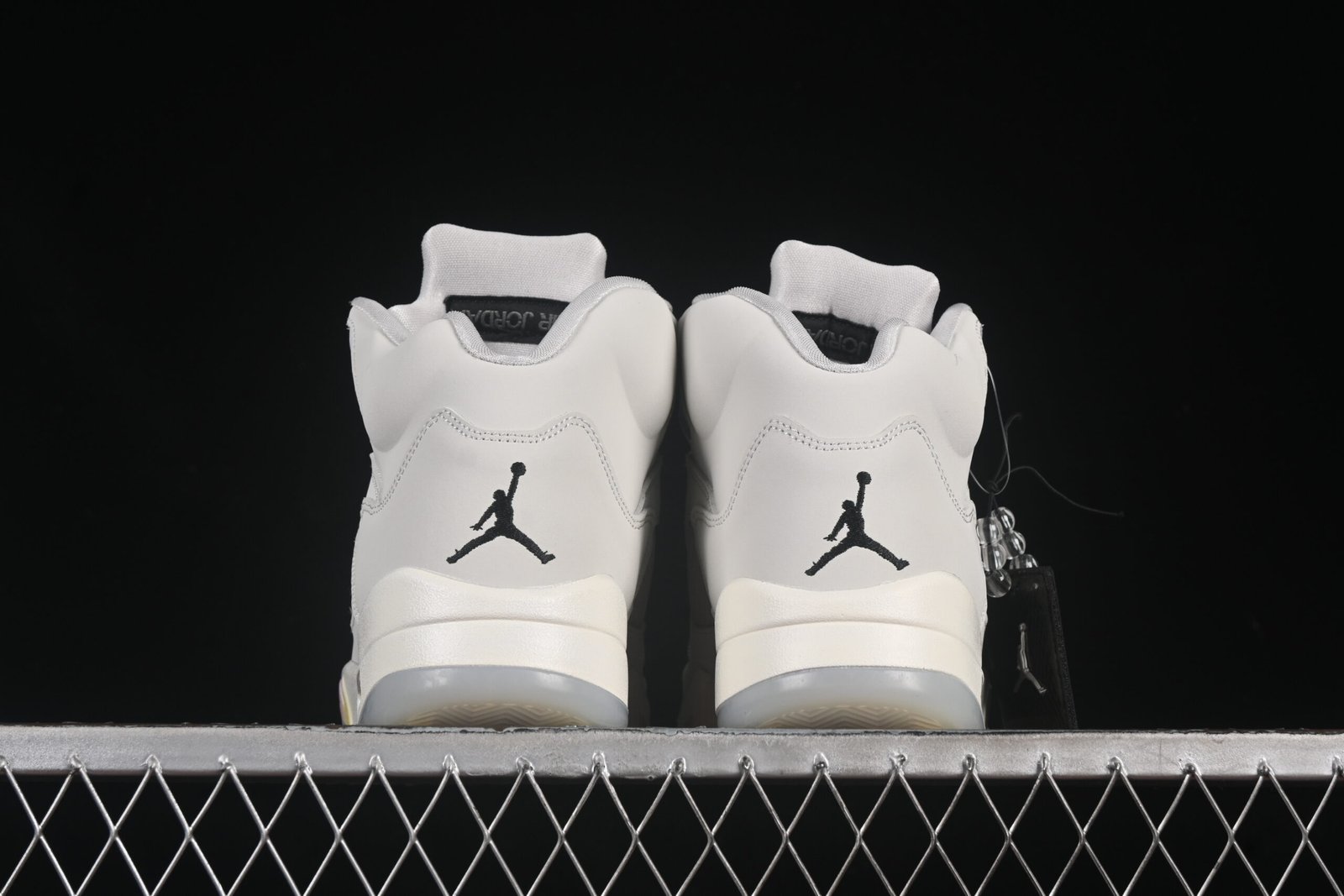 AIR JORDAN 5 "Light Orewood Brown" - Imagem 3