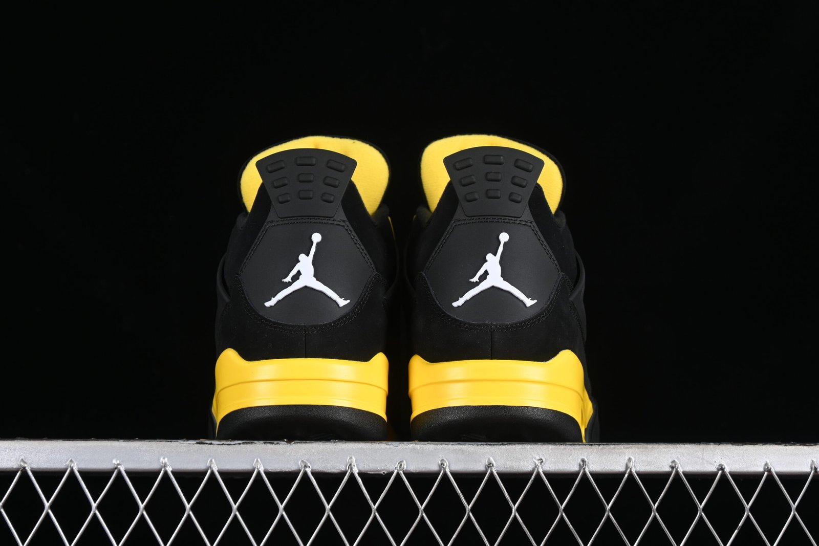 AIR JORDAN 4 "Thunder" - Imagem 3