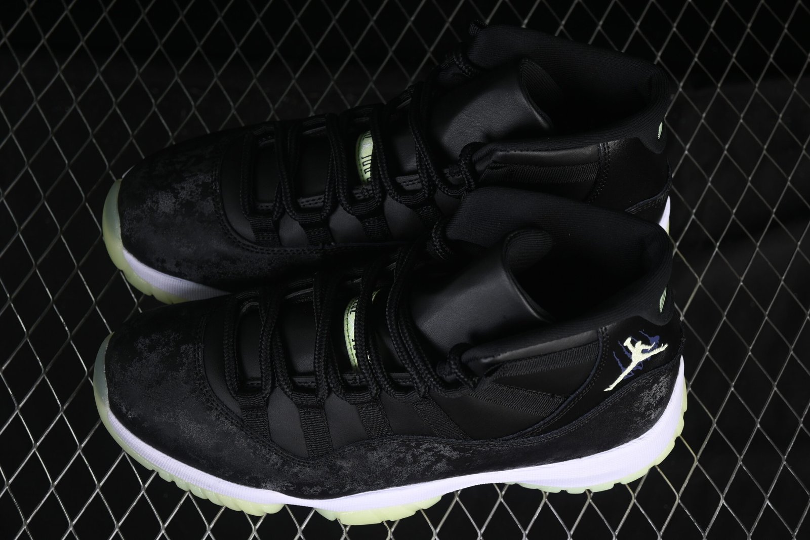 AIR JORDAN 11 Retro "Inner Beast" - Imagem 6
