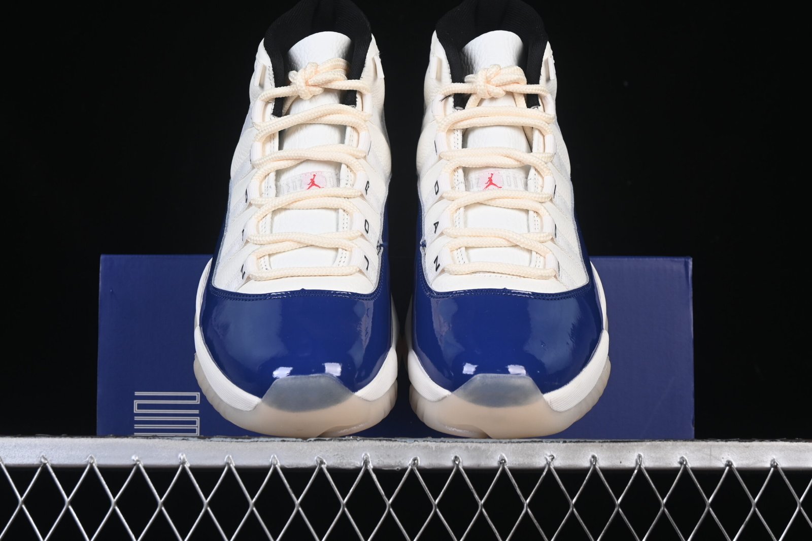 AIR JORDAN 11 Retro "Rare Air" - Imagem 5