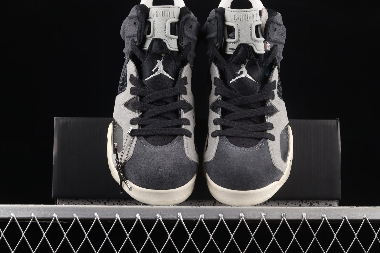 AIR JORDAN 6 "Tech Chrome" - Imagem 5