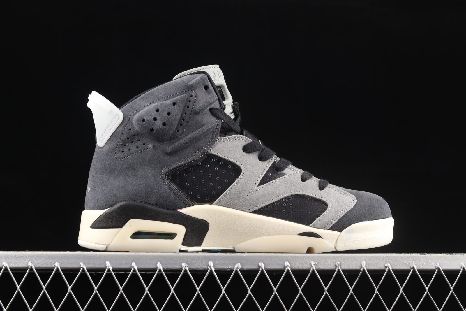AIR JORDAN 6 "Tech Chrome" - Imagem 2