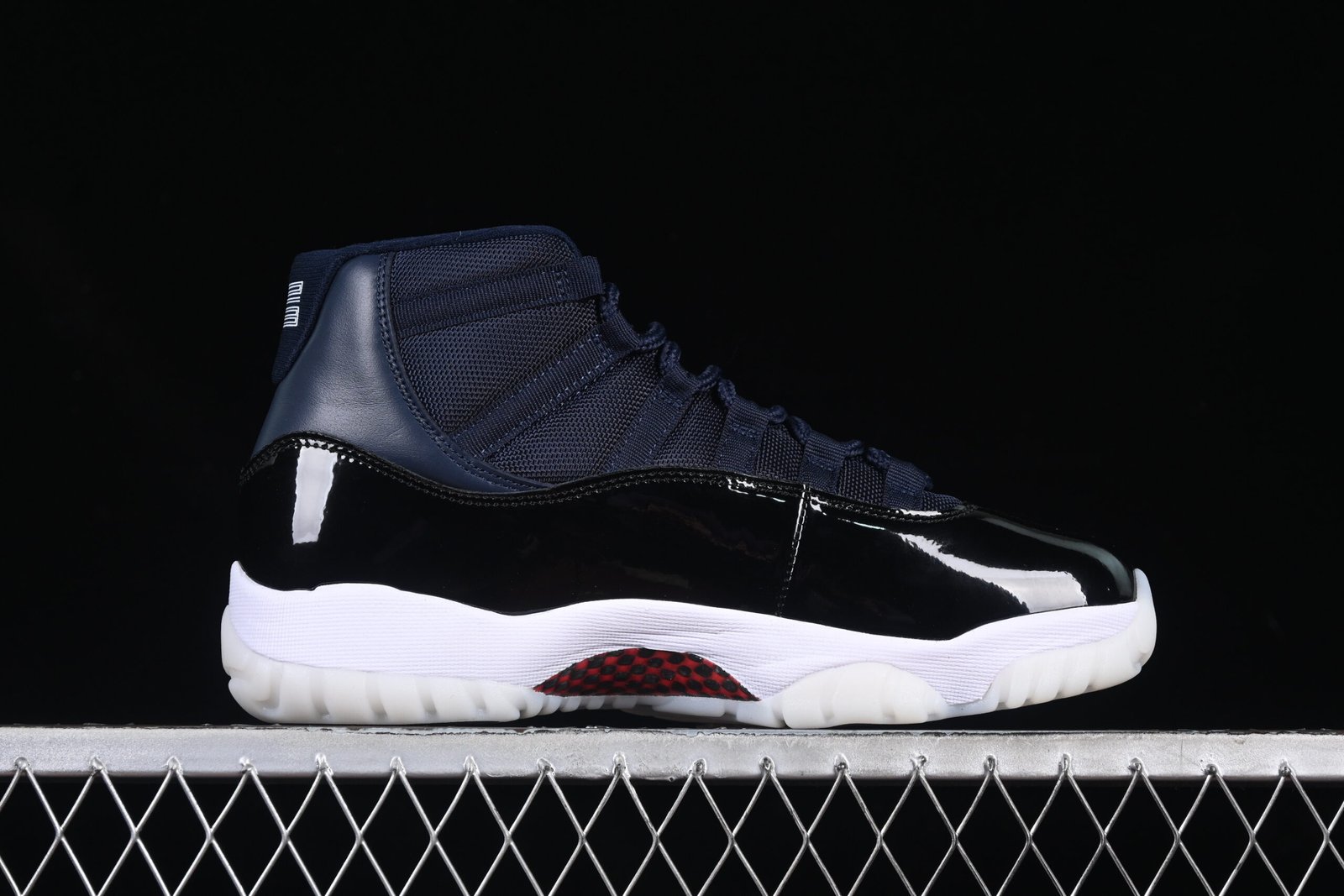 AIR JORDAN 11 Retro - Imagem 2