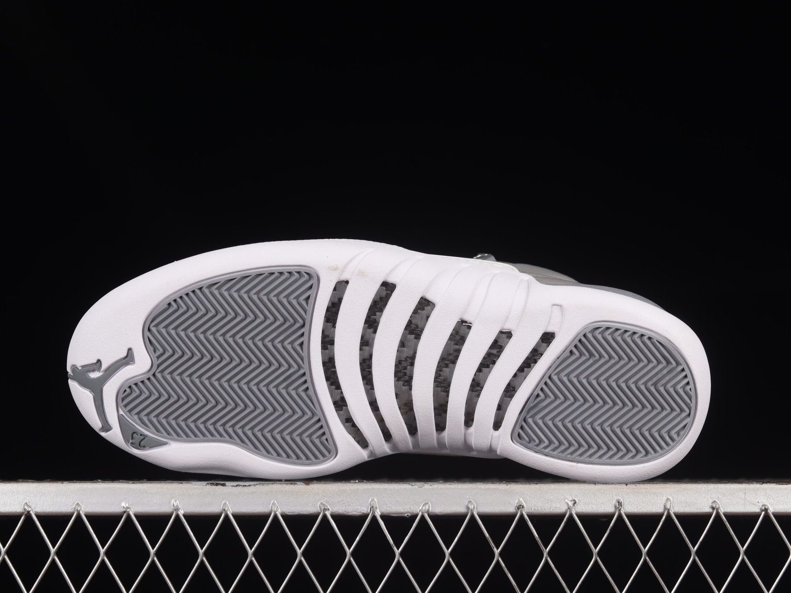 AIR JORDAN 12 Retro "Stealth" - Imagem 4