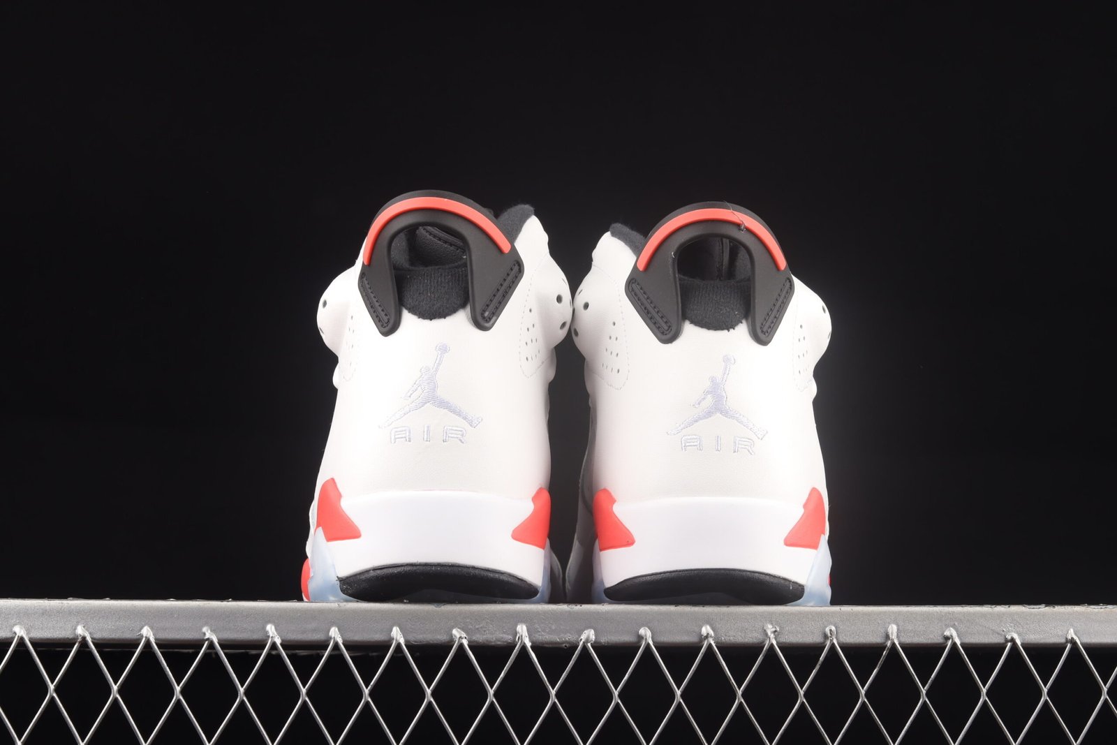 AIR JORDAN 6 "WHITE/INFRARED" - Imagem 3