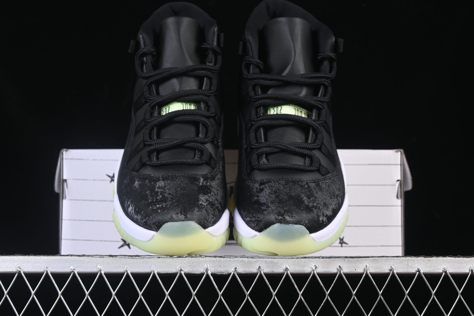 AIR JORDAN 11 Retro "Inner Beast" - Imagem 5