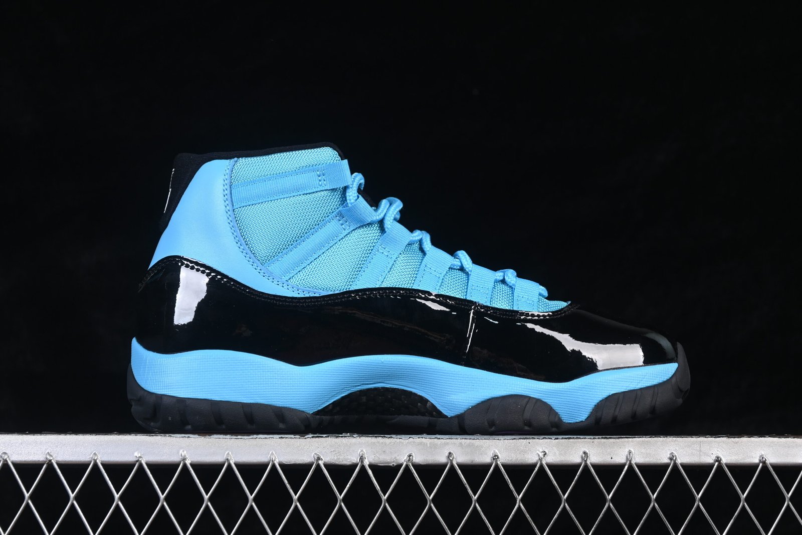 AIR JORDAN 11 Retro - Imagem 2