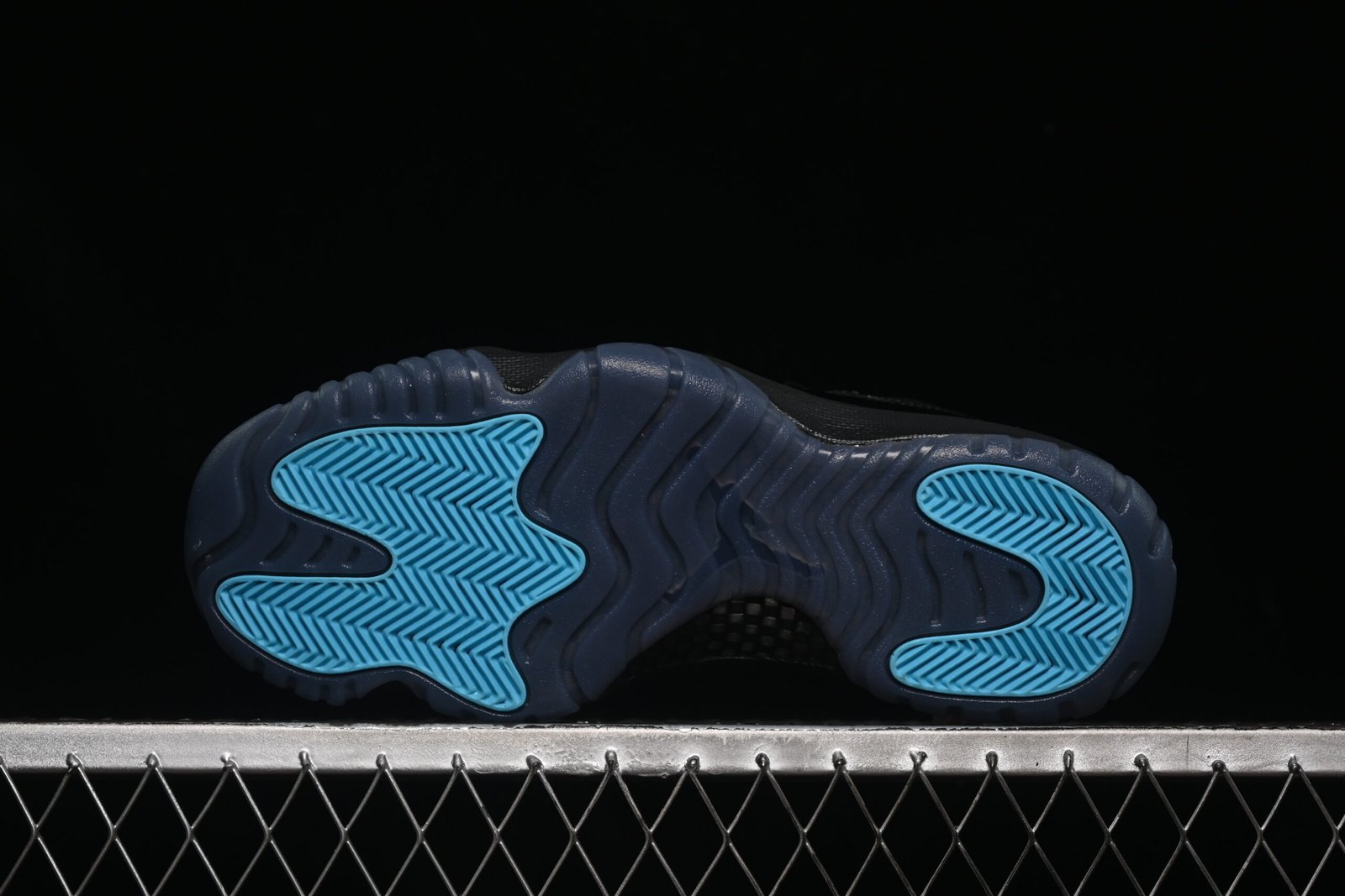 AIR JORDAN 11 Retro "Gamma Blue" - Imagem 4