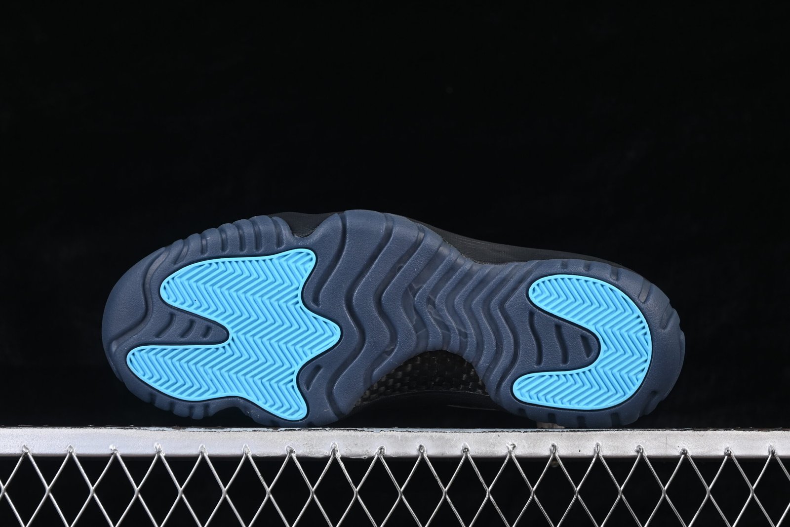 AIR JORDAN 11 Retro "Gamma Blue" - Imagem 4