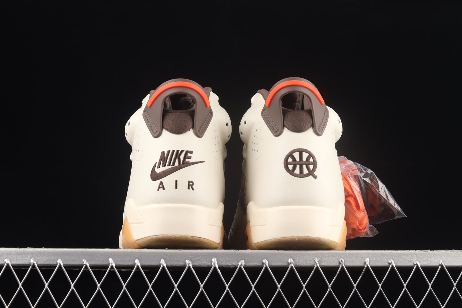 AIR JORDAN 6 "QUAI 54" - Imagem 3