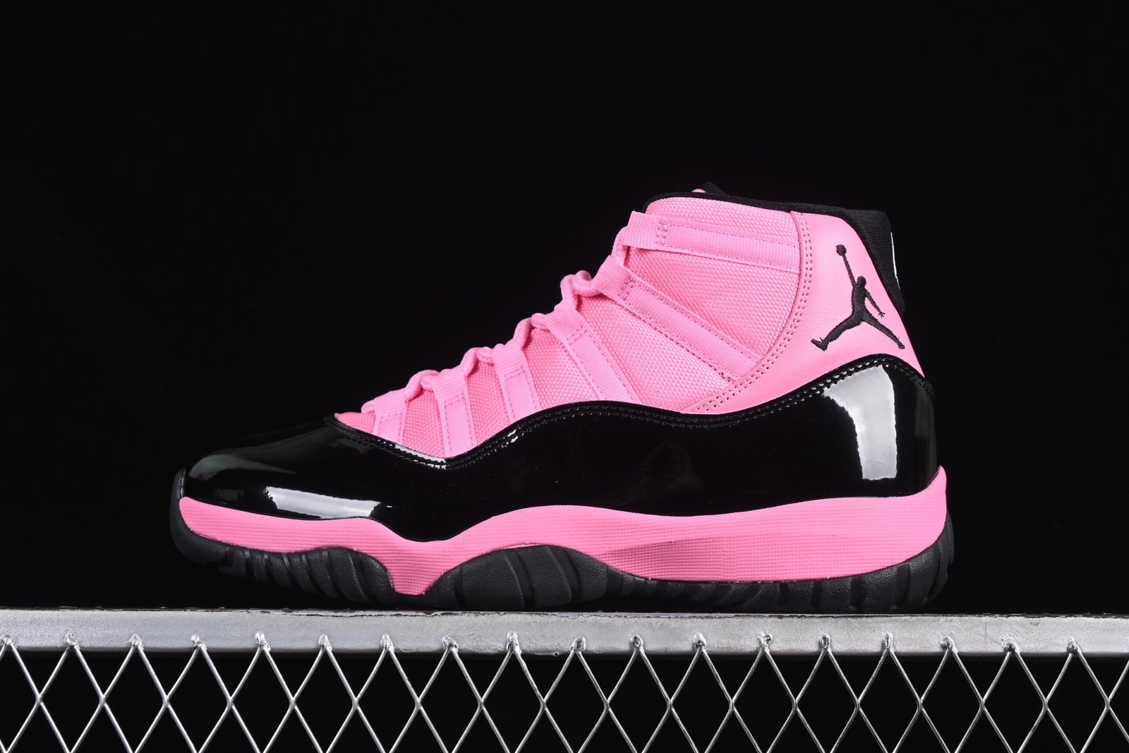 AIR JORDAN 11 Retro"Pink/Black"
