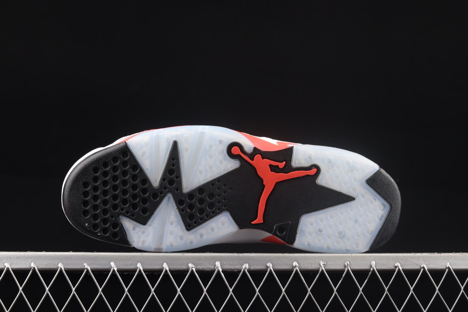 AIR JORDAN 6 "WHITE/INFRARED" - Imagem 4