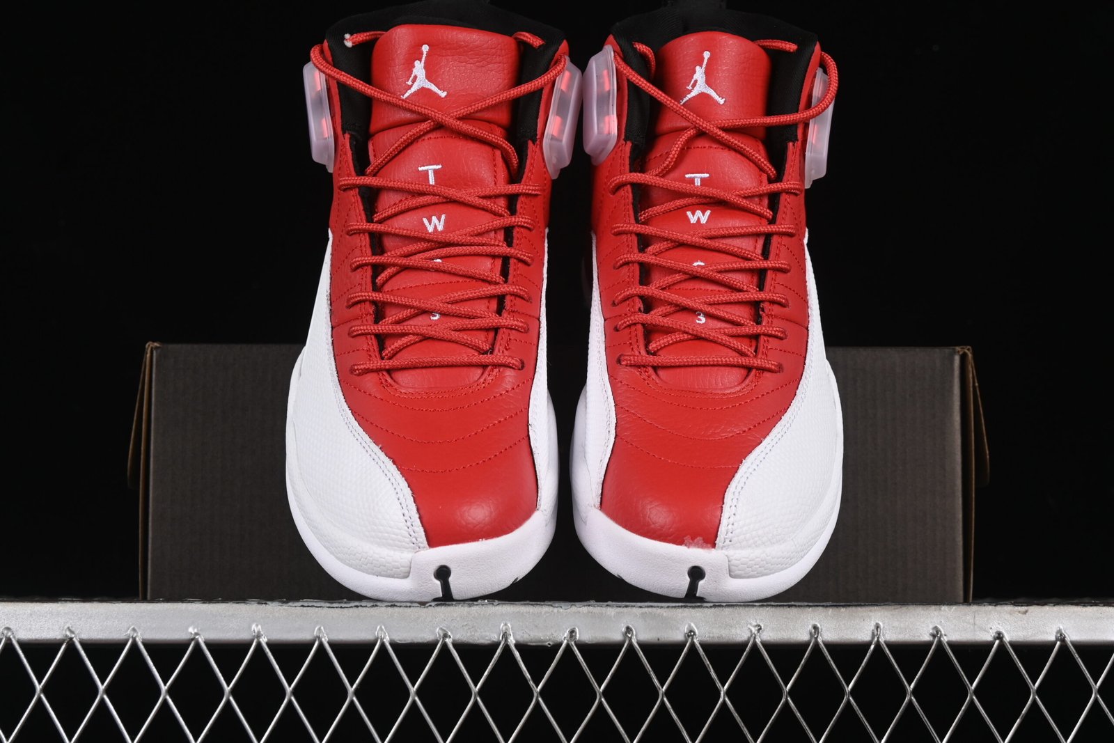 AIR JORDAN 12 Retro "Gym Red" - Imagem 5