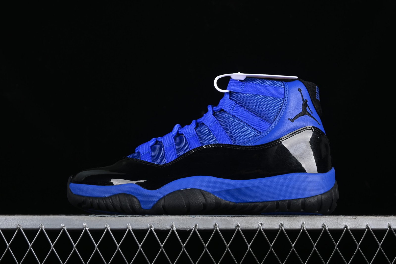 AIR JORDAN 11 Retro