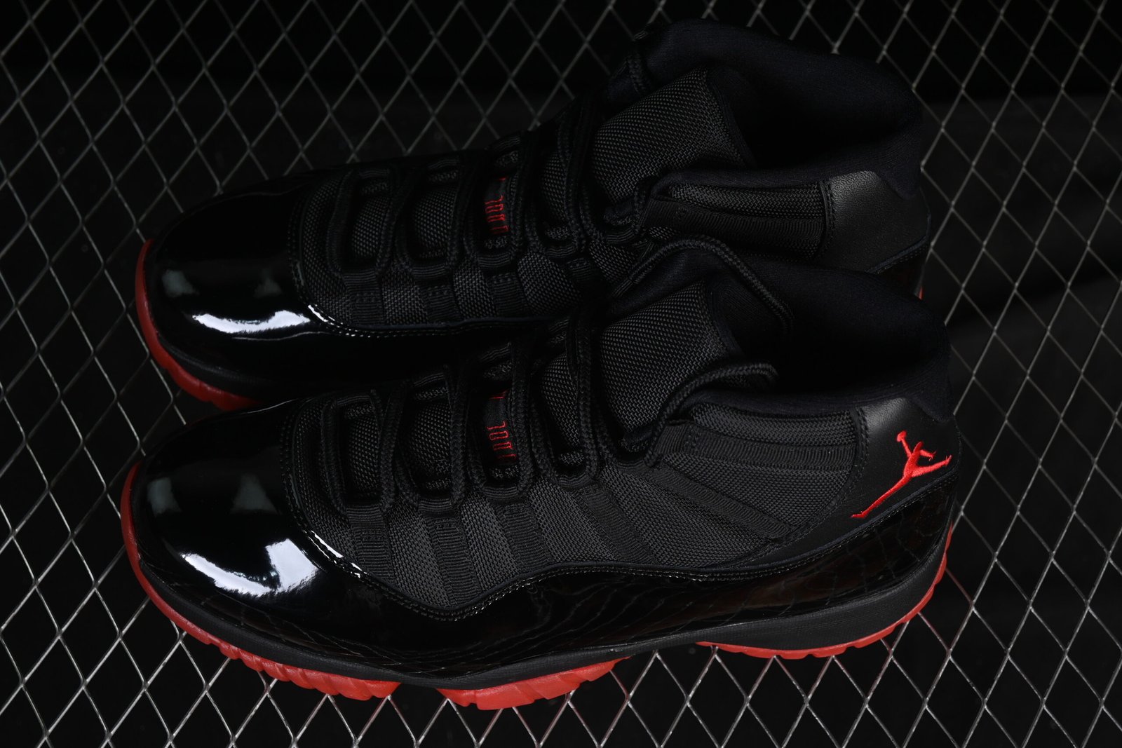 AIR JORDAN 11 Retro "Black Red" - Imagem 6