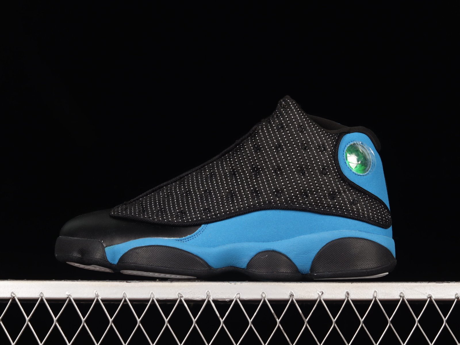 AIR JORDAN 13 Retro "Black and University Blue"