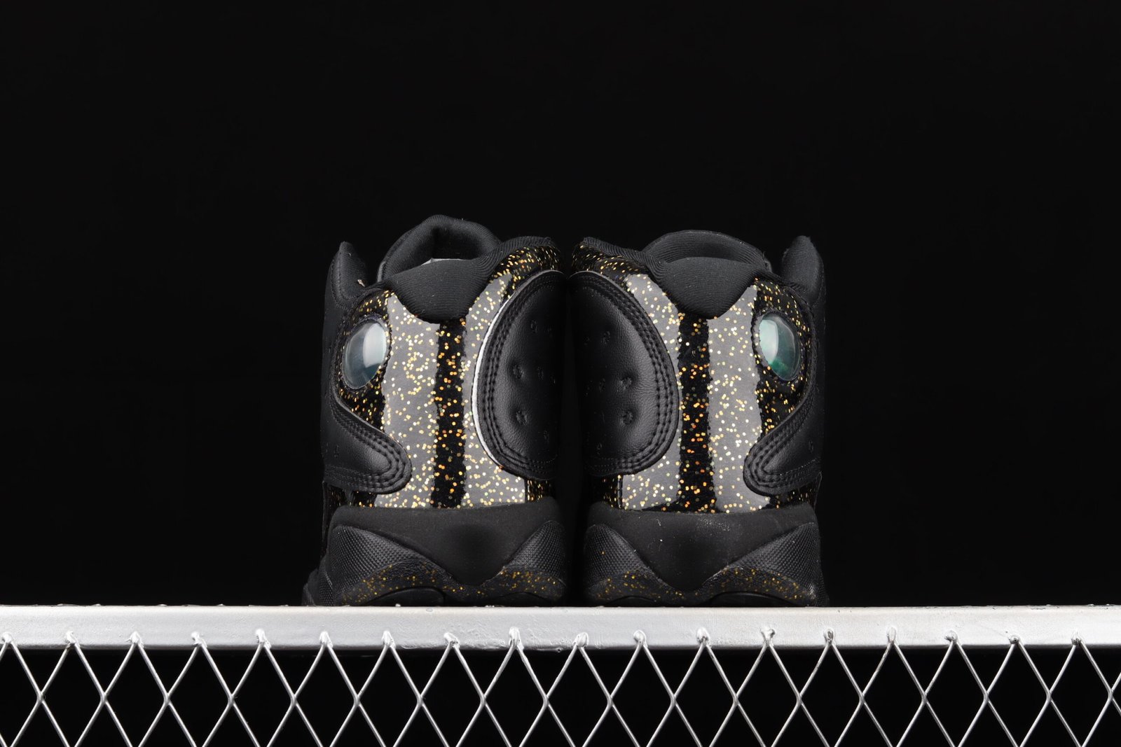 AIR JORDAN 13 Retro "Gold Glitter" - Imagem 3
